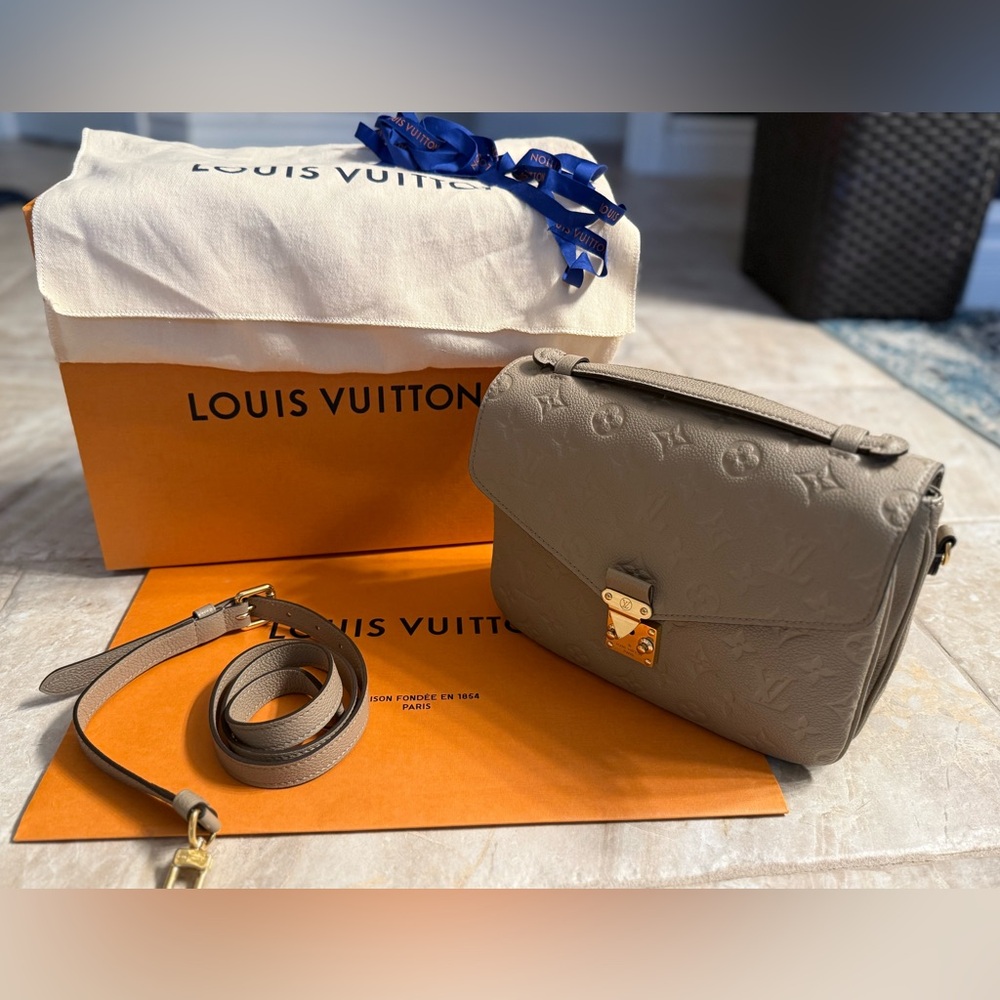 Louis Vuitton Pouchette Métis- Turtledove